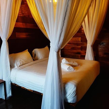 Utan Teluk Nipah Villa Pekan Pangkor Buitenkant foto