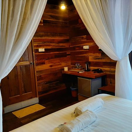 Utan Teluk Nipah Villa Pekan Pangkor Buitenkant foto