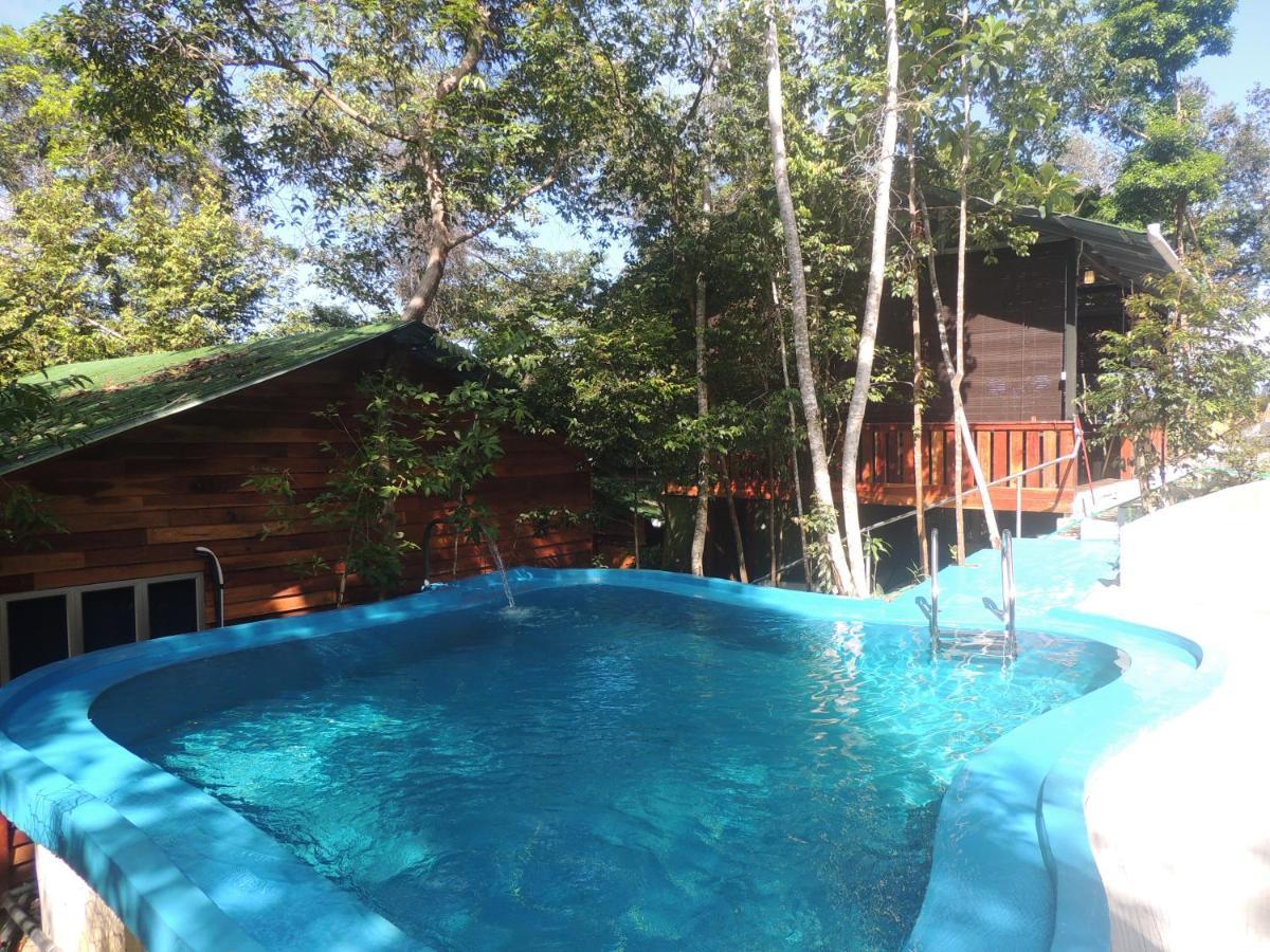 Utan Teluk Nipah Villa Pekan Pangkor Buitenkant foto