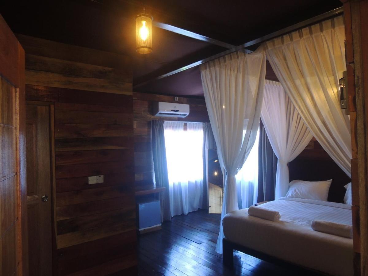 Utan Teluk Nipah Villa Pekan Pangkor Buitenkant foto