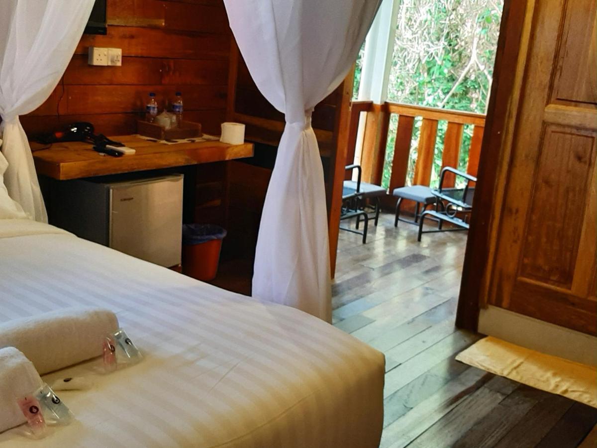 Utan Teluk Nipah Villa Pekan Pangkor Buitenkant foto
